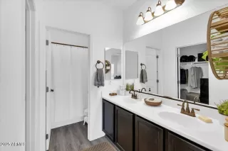 Photo #4: 6840531 Listing 