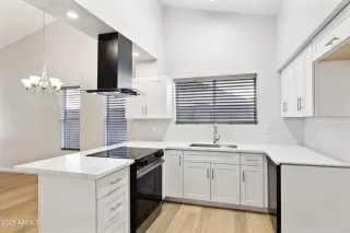 Photo #1: 6840629 Listing 