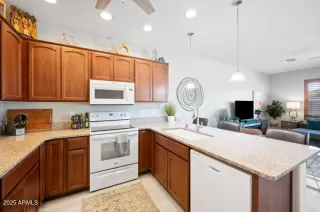 Photo #6: 6840633 Listing 