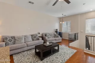 Photo #5: 6840640 Listing