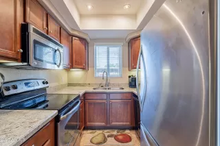 Photo #5: 6840718 Listing