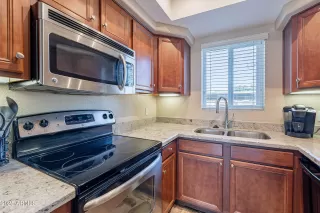 Photo #6: 6840718 Listing