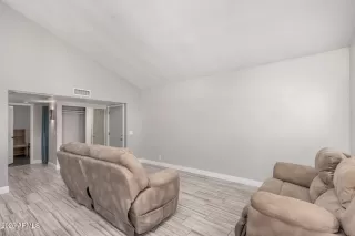 Photo #6: 6840873 Listing 