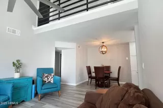 Photo #5: 6841062 Listing