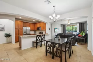 Photo #4: 6841207 Listing