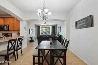 Photo #5: 6841207 Listing