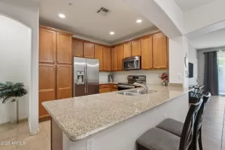 Photo #6: 6841207 Listing