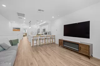 Photo #3: 6841309 Listing 