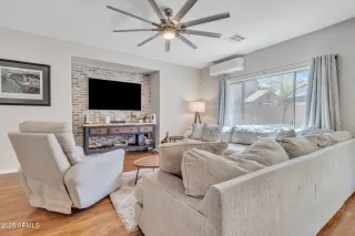 Photo #5: 6841389 Listing 