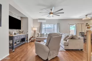 Photo #6: 6841389 Listing 