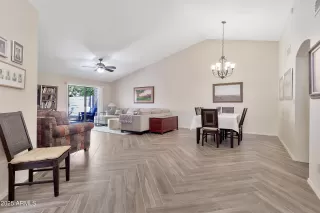 Photo #6: 6841565 Listing