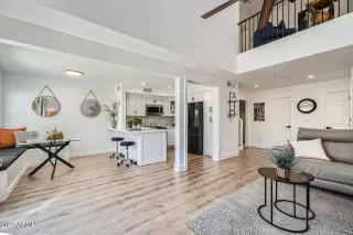 Photo #2: 6841722 Listing