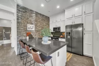 Photo #4: 6841963 Listing 