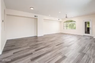 Photo #6: 6842128 Listing