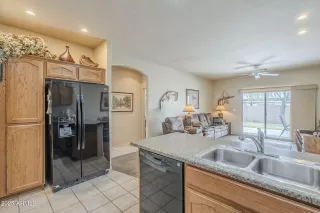 Photo #5: 6842185 Listing