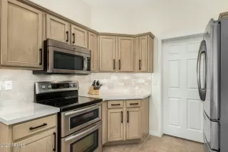 Photo #2: 6842217 Listing