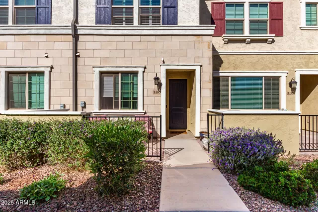 MLS: 6842368 Condo For Sale