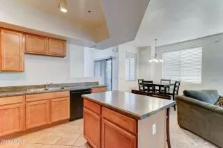 Photo #6: 6842427 Listing