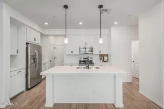 Photo #2: 6842482 Listing 