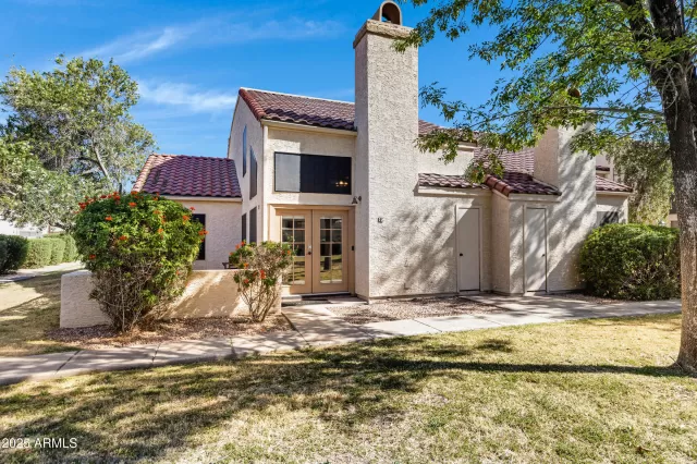 MLS: 6842518 Condo For Sale