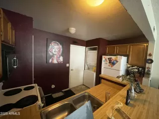 Photo #4: 6842533 Listing