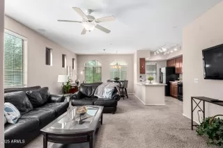 Photo #6: 6842629 Listing