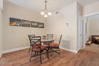 Photo #5: 6842734 Listing