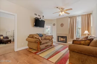 Photo #6: 6842734 Listing