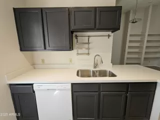 Photo #4: 6842792 Listing