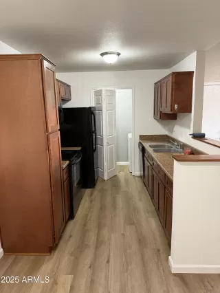 Photo #5: 6842895 Listing