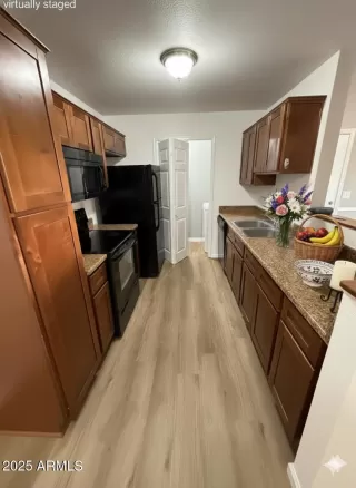 Photo #6: 6842895 Listing