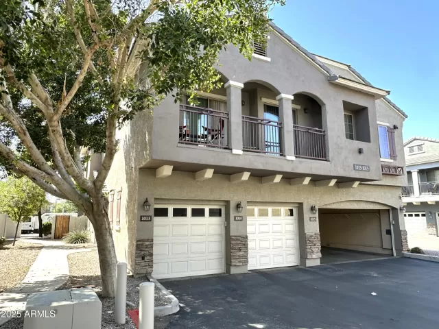 MLS: 6842932 Condo For Sale