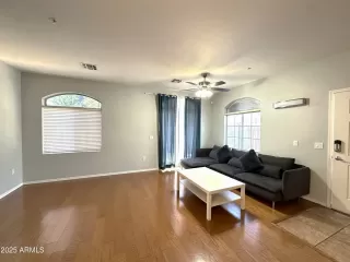 Photo #3: 6842932 Listing 