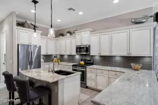 Photo #1: 6842980 Listing