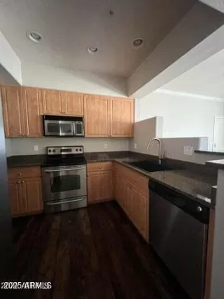 Photo #6: 6843045 Listing 