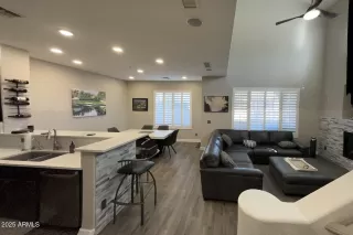 Photo #2: 6843140 Listing