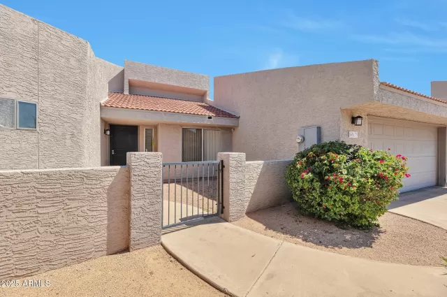 MLS: 6843300 Condo For Sale