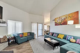 Photo #2: 6843300 Listing 