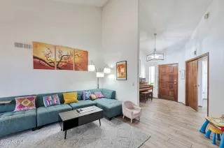 Photo #4: 6843300 Listing 