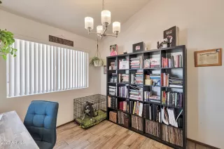 Photo #5: 6843300 Listing 