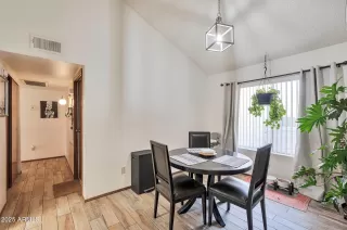 Photo #6: 6843300 Listing 