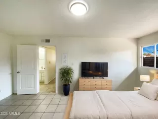 Photo #3: 6843467 Listing 