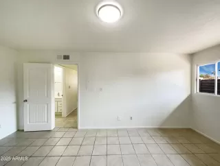 Photo #4: 6843467 Listing 