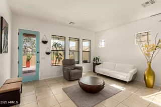 Photo #5: 6843601 Listing