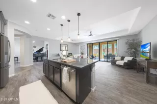 Photo #3: 6843886 Listing