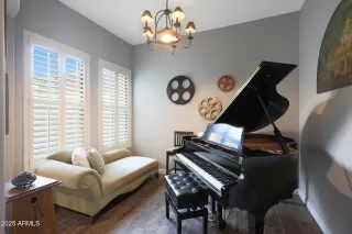 Photo #6: 6843886 Listing