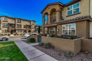 Photo #2: 6843926 Listing