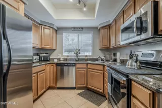 Photo #6: 6843938 Listing