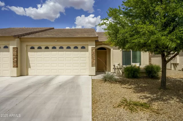 MLS: 6843983 Condo For Sale