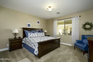 Photo #6: 6843983 Listing